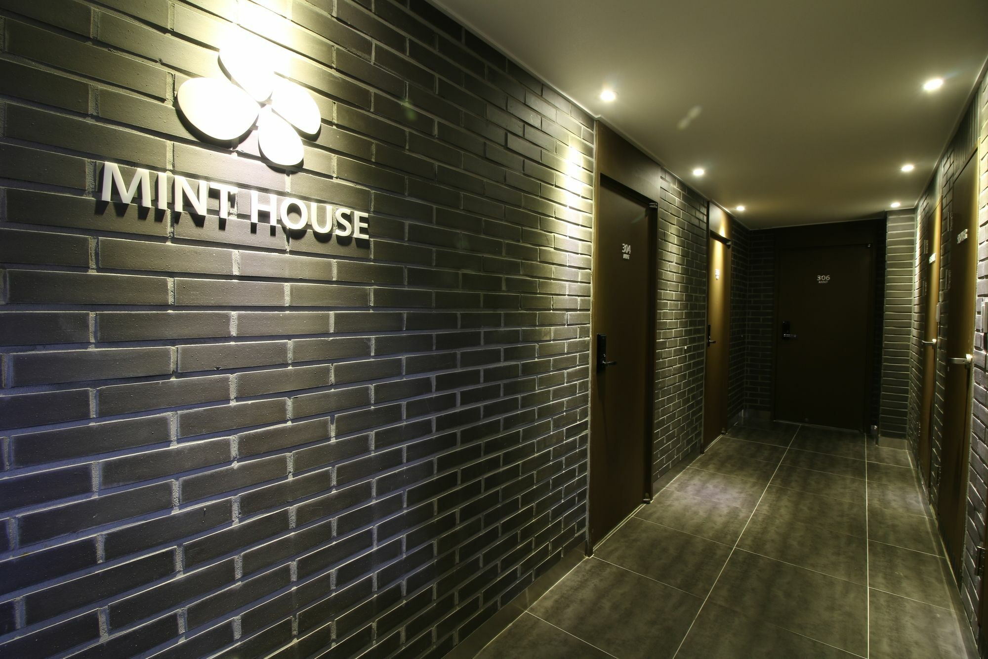 Mint House - Female Only Hotel Busan Exterior photo